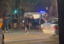 В ДТП с участием скорой помощи в Бишкеке пострадали два медика