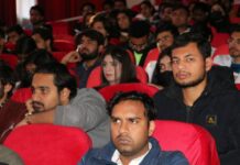 Милиция чет элдик студенттерге түшүндүрүү иштерин жүргүздү