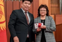 Бишкекте бир катар маданият кызматкерлери сыйланды