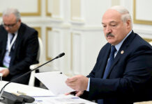 Лукашенко эмне үчүн ЕАЭБ саммитине жөө келген? Жооп