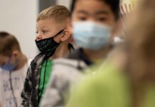 Минздрав рекомендует не проводить массовые мероприятия с участием детей