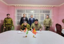 Баткенде кыргыз-тажик Чек ара кызматтарынын башчылары жолугушту