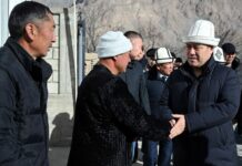 Президент Ак-Сай жана Капчыгай айылдарынын жергиликтүү тургундары менен жолугушту