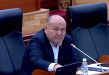 «Это позор! Должны же быть границы!» Депутат возмущен пенсией в 100 тыс. сомов