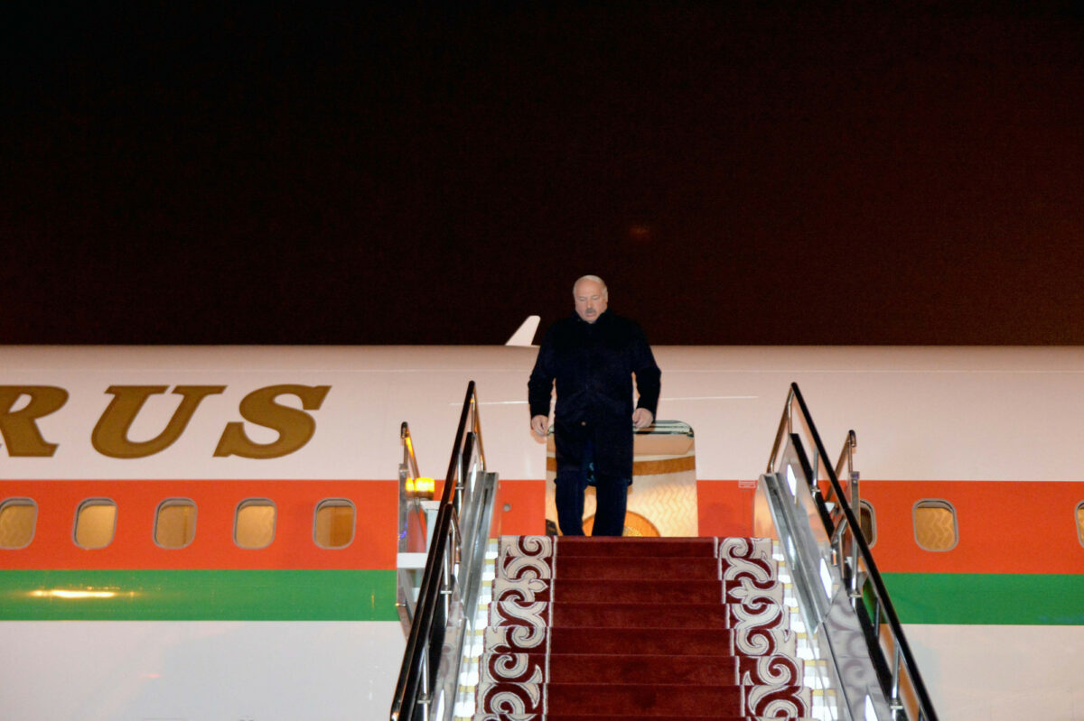 6391dfd7c5986 thumb В Бишкек прибыл президент Беларуси Александр Лукашенко. Фото