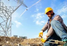 Кыргызстандагы CASA-1000 долбоору аркылуу 1243 электр тирөөч курулат