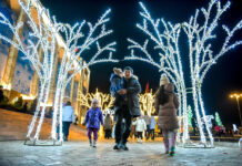 Бишкек украшают новогодними инсталляциями. Фото