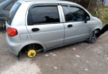 Жалал-Абадда 6 унаанын дөңгөлөктөрүн уурдагандар кармалды