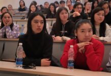 Кыргыз-Түрк «Манас» университетинин студенттерине зомбулукту алдын алуу боюнча семинар өткөрүлдү