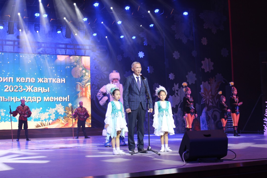 WhatsApp Image 2022 12 27 at 10.20.51 В Бишкеке прошла благотворительная ёлка акимов. Фото