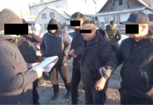 На Иссык-Куле за взятку задержали сотрудника ОБДД