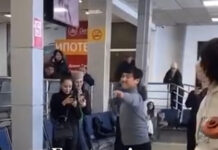 Во время задержки рейсов в аэропорту Оша артист балета выступил перед пассажирами