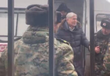 Алмазбек Атамбаев сот залынан чыгарылды