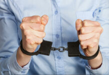 Таласта үйүндө баңгизат сактап жүргөн жаран кармалды