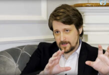 Бывший сотрудник ЦРУ Сноуден получил российский паспорт