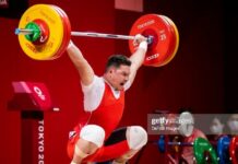 Бекдоолот Расулбеков взял золото на Кубке Катара по тяжелой атлетике