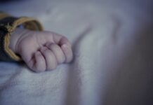 Саламаттык сактоо министрлиги дарыгерлердин кармалышы жана баланын чарчап калышы боюнча билдирүү таратты