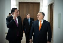 Генсек ОТГ Кубанычбек Омуралиев встретился с премьером Венгрии Орбаном