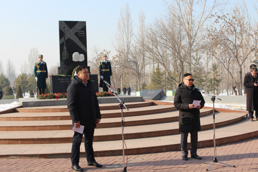 1674817240 В Бишкеке прошел митинг-реквием ко Дню полного освобождения Ленинграда от блокады