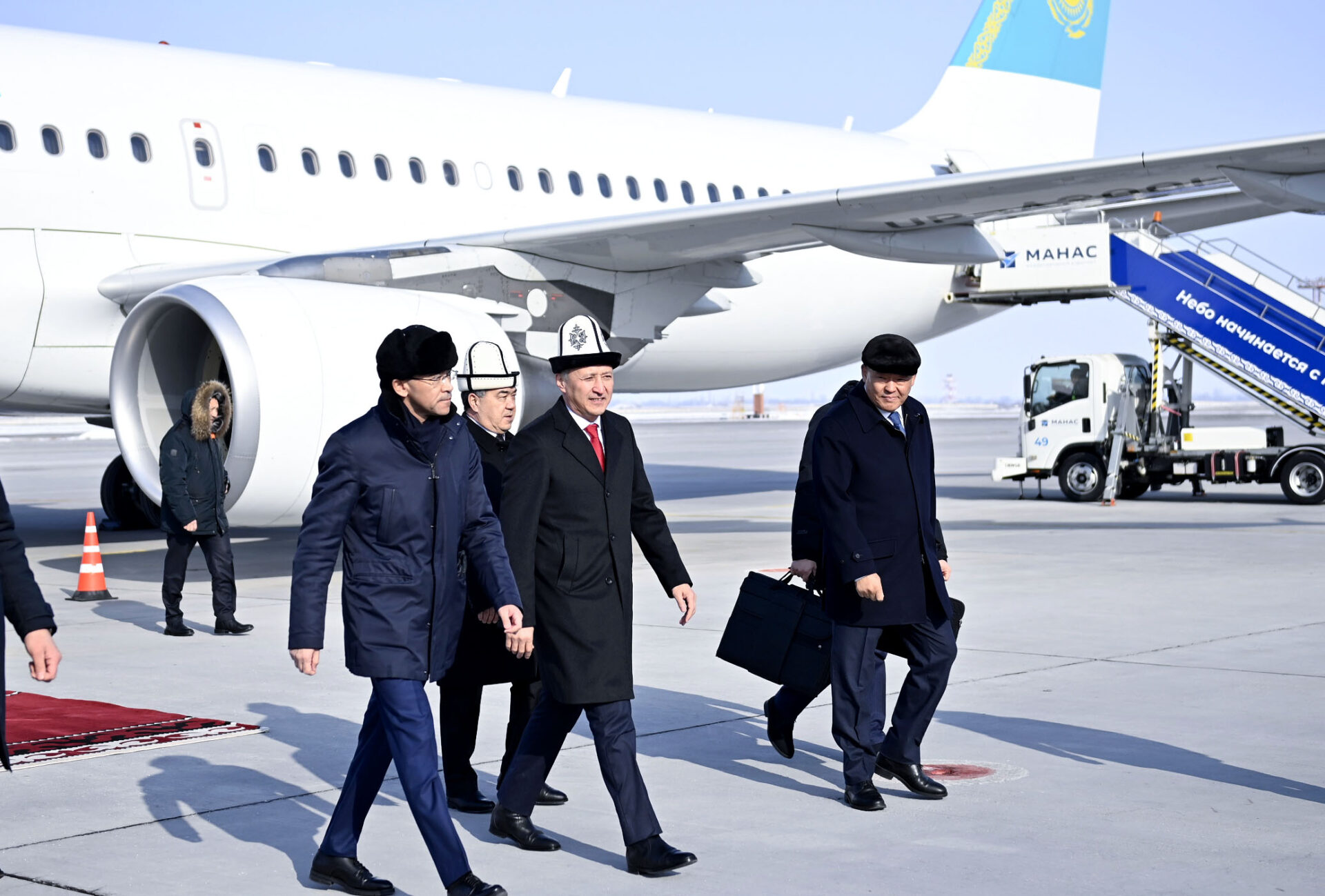 230123145737 5 Глава Сената парламента Казахстана прибыл в Кыргызстан с официальным визитом