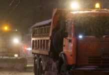 Ысык-Көлдө кызматкер жолду кумга толтуруп жатып, кулап каза болду