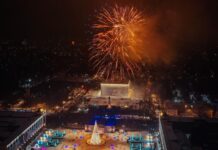 Фото — новогодний салют в Бишкеке с дрона