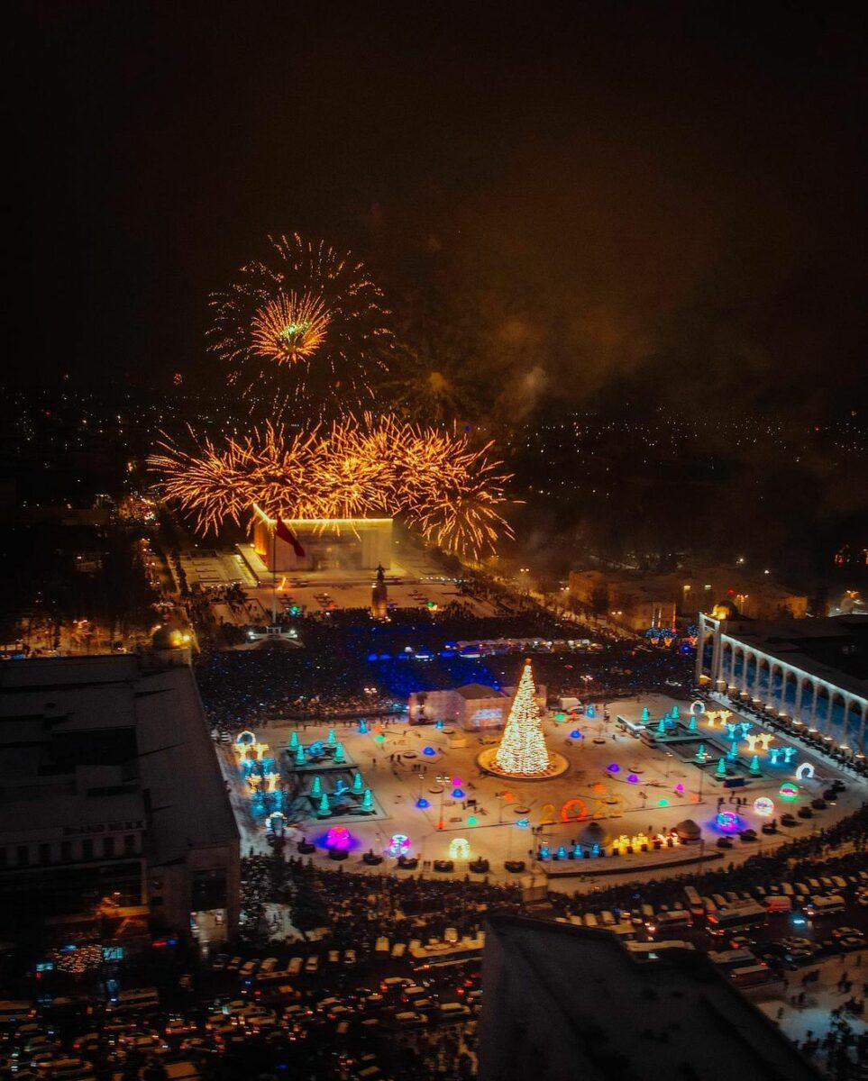 323180804 863974361480068 740906930566160649 n Фото - новогодний салют в Бишкеке с дрона
