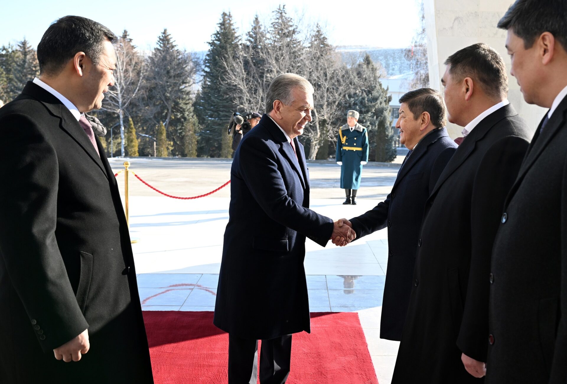 323291756 2333619590148864 6425396376898590059 n В Бишкеке состоялась церемония официальной встречи Жапарова и Мирзиёева - фото