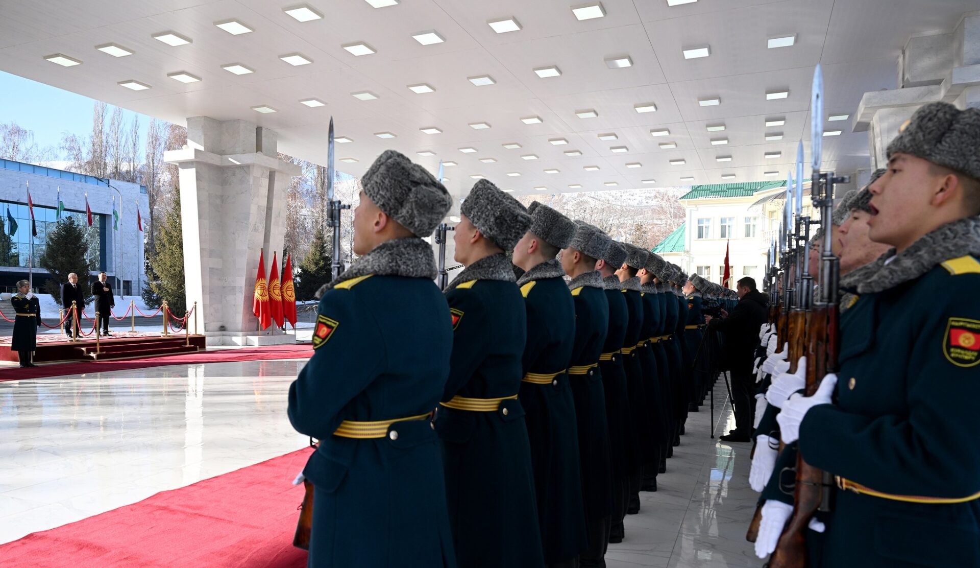 327357815 867945991115964 5424166294094393266 n В Бишкеке состоялась церемония официальной встречи Жапарова и Мирзиёева - фото