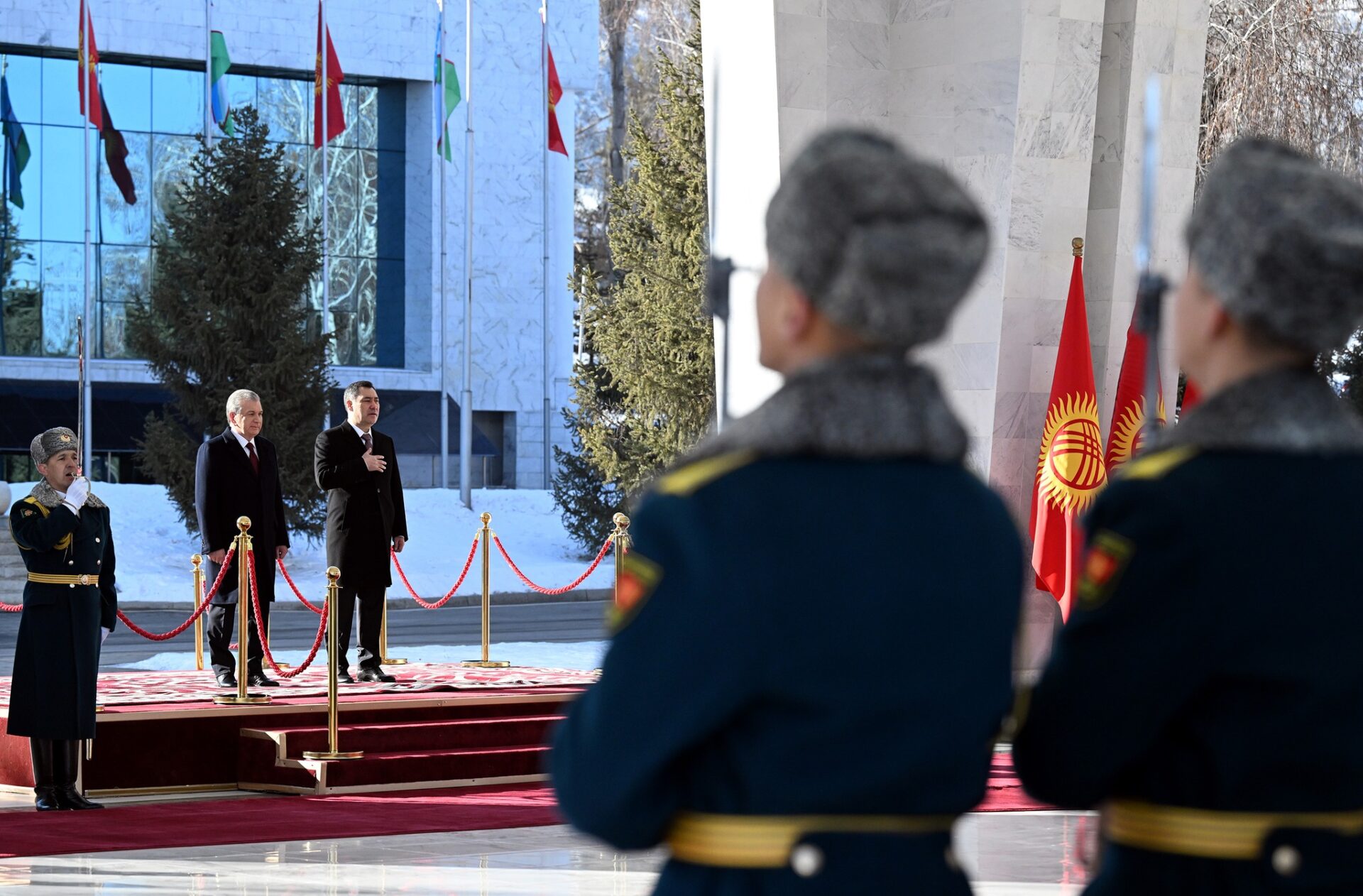 327756271 3067812286850926 7769326999485138929 n В Бишкеке состоялась церемония официальной встречи Жапарова и Мирзиёева - фото