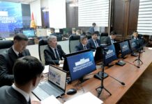 Глава кабмина предлагает уволить акима Сокулукского района, а полпреду президента объявить выговор