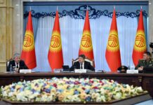 Акылбек Жапаров чиновникам: Вы ответственны за каждого гражданина страны