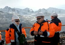 Акылбек Жапаров менен бир катар депутаттар «Кумтөргө» барышты, — сүрөт