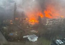 “Тик учак бала бакчага келип түшкөн”: Украинанын ИИМ министри жана он алты адам каза болду