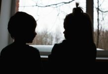 Жалал-Абадда эки наристе иске ууланып, бири каза болду