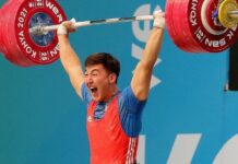 Эмиль Молдодосов завоевал серебро на Кубке Катара по тяжелой атлетике
