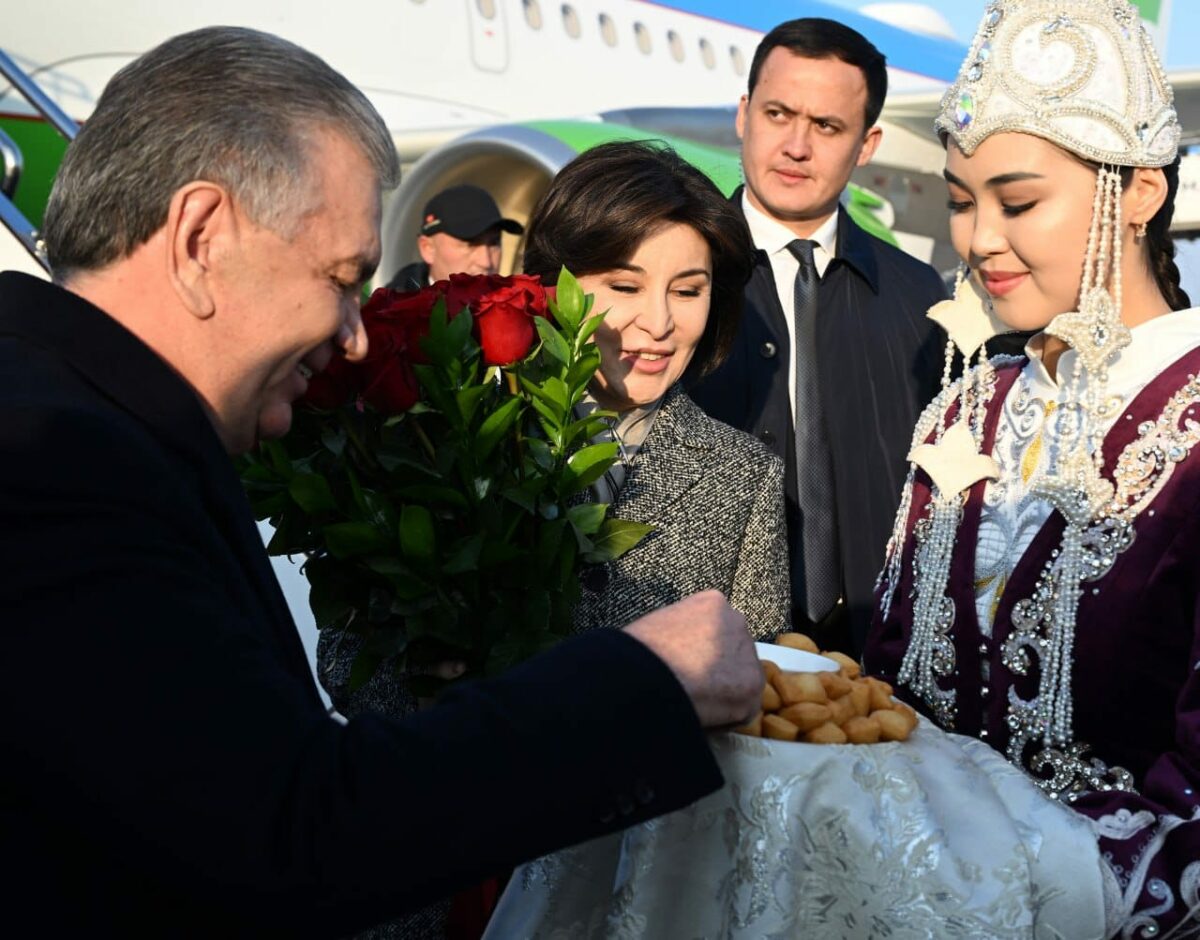Bez nazvaniya 2 Визит Мирзиёева в Кыргызстан. Соцсети восхищены красотой первых леди двух стран