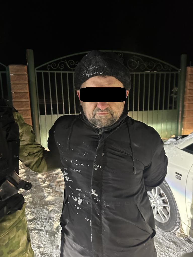 NG1 Возле мечети в Сокулуке задержали наркодельцов при попытке сбыта 12 кг гашиша