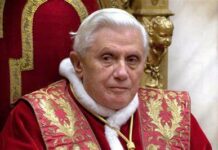 Ватиканда 95 жаштагы Рим папасы Бенедикт XVI көз жумду