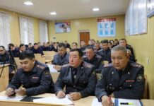 Баткен ОИИБдин жетекчилиги милиция кызматкерлеринин 12 ай ичинде аткарган иштери боюнча ыкчам кеңешмеге катышты
