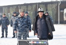 Тартип сакчылыгында 35 жылдан ашык кызматын өтөгөн Бакыт Матмусаевди ардактуу эс алууга узатышты