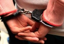 Женщину, избившую свою годовалую дочь, водворили в ИВС