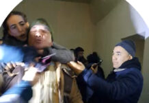 Ташкентте аял электриктин моюнуна бычак такап, жарык берүүнү талап кылган