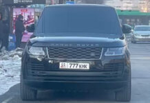 Патрульные в Бишкеке оштрафовали организатора вебкам-студии Аджиева