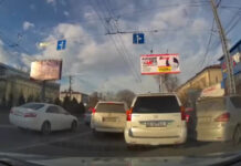 В Бишкеке пьяный водитель на «Lexus GX-470» устроил гонку с патрульными