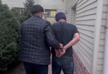 В Бишкеке задержали серийного домушника — видео