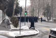 Биринчи Май райондук соту кайсы жерде митинг өткөрүүгө тыюу салынганын айтты