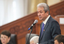 Адахан Мадумаров: Жогорку Кеңеш өзүнүн ыйгарым укуктарын аткарбай калды