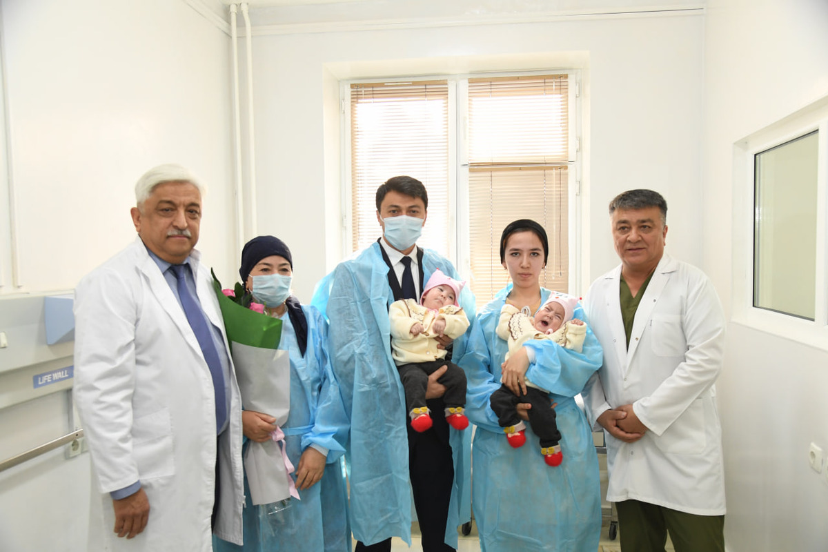 nWjqwV16741246822755 l Узбекские врачи успешно разделили сиамских близнецов из Кыргызстана. ФОТО
