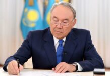 Казакстан парламенти Назарбаевди өзгөчө макамынан ажыратууну колдоду